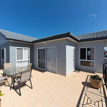 Meridian Beachside Apartments-3