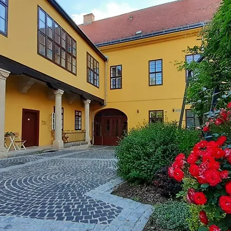 Ciszterci Szállás Pécs-2
