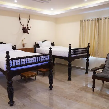 Hotel Chandana Square-3
