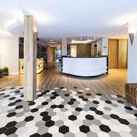 H Hotel-2