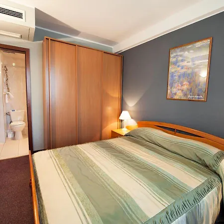 Premier Hotel Lybid-2