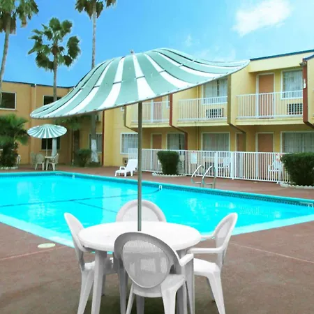 Magnuson Hotel Brownsville-2