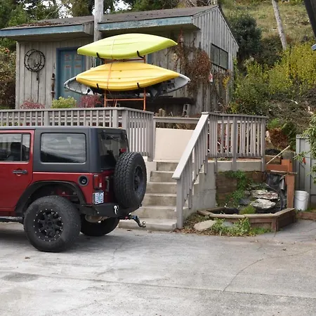 Lighthouse Cove Inn-2