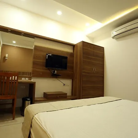 Hotel Avista - Unmarried Couples And Nri Not Allowed-3