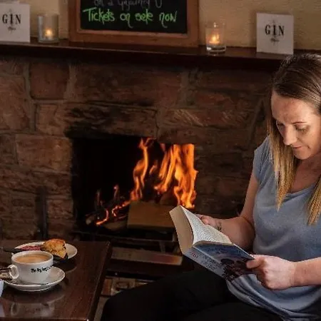Dryburgh Arms Pub With Rooms-3