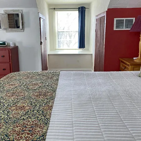Lightner Farmhouse B&B-3