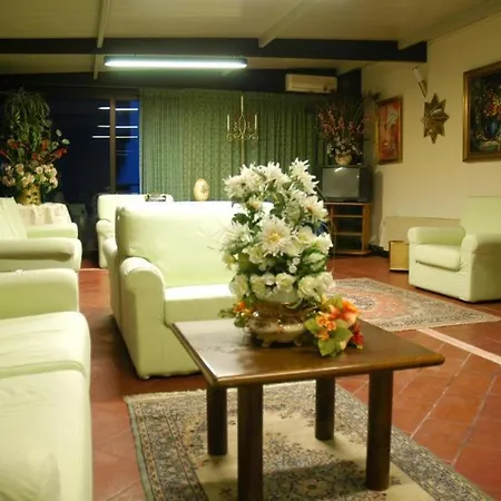 Hotel Flowers-3