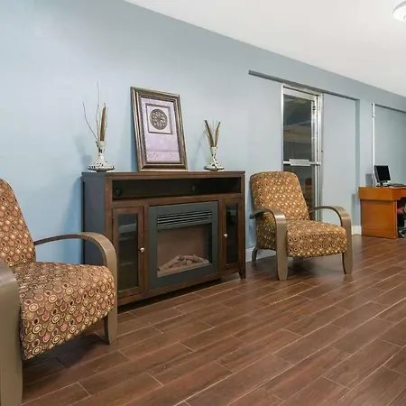 Sky-Palace Inn & Suites Wichita East-3