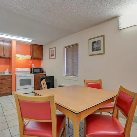 Americas Best Value Inn Laredo-3