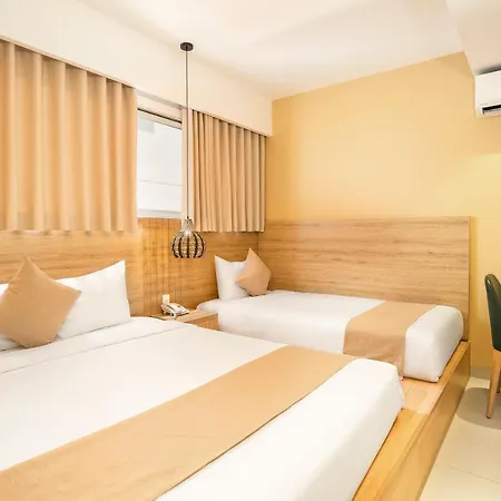 Bella Merry Hotel And Apartment - 100M To The My Khe Beach-2