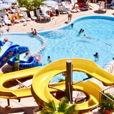 Hotel Azzurra Di Gobbi Gestioni Srl-3