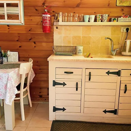 Julie'S Cabins-3