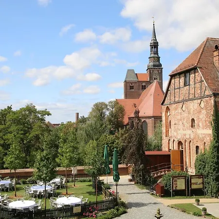 Ringhotel Schloss Tangermünde-3