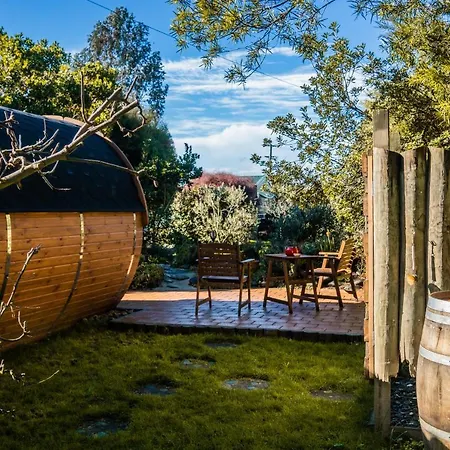Marlborough Wine Barrel Cabins-2