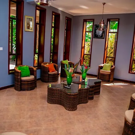 Lush Garden Business Hotel-3