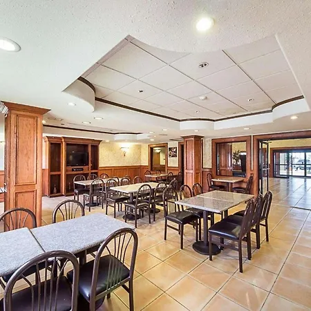Shary Inn And Suites-3