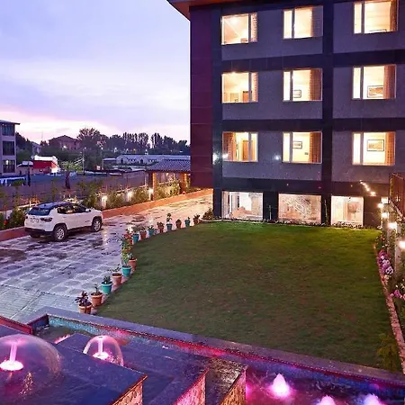 Opera Inn-3