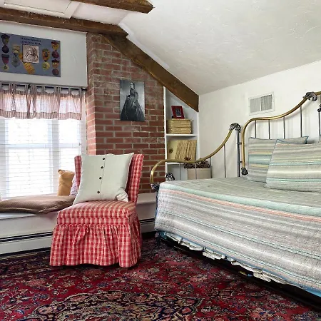 Lightner Farmhouse B&B-2
