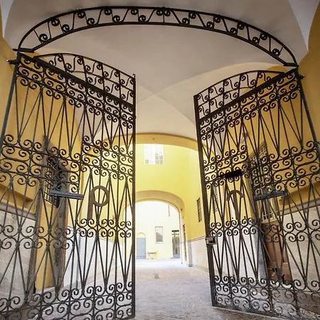 Palazzo Le Poste - Suite And Apartments-3