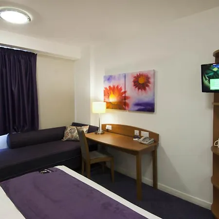 Premier Inn Edinburgh Leith Waterfront-3