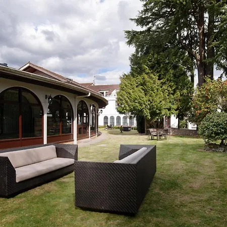 Copthorne Effingham Gatwick Hotel-3