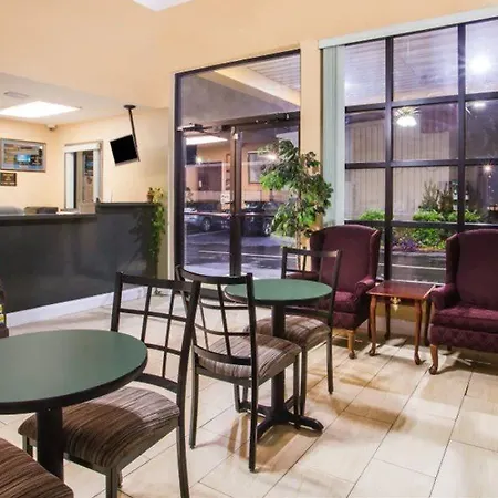 Howard Johnson By Wyndham Panama City-2