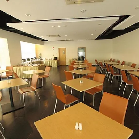 Triniti Hotel Gajah Mada-3
