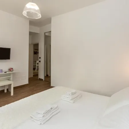 Comfy Vatican Suite-3