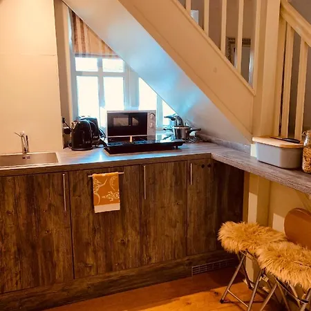 Bootmenders B&B-3