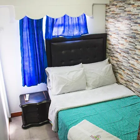 Hotel Punto 100-3