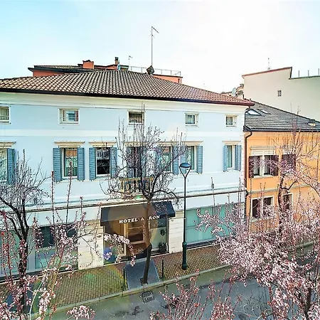 Hotel Aaron-2