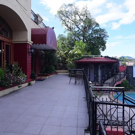 Ang Tahanan Ni Aling Meding Hotel And Restaurant-2