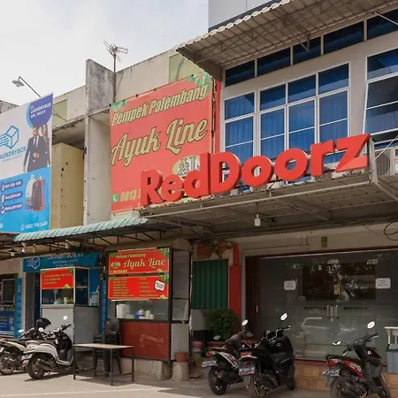 Reddoorz Near Plaza Botania 1 Batam-3