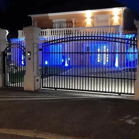 Villa Des Chenes-Adult Only-2