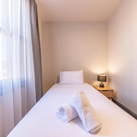 Lakemba Hotel-2