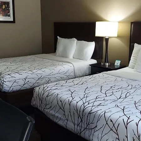 Parkwood Inn & Suites-3