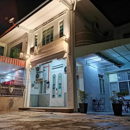 G Fortune Guest House Victoria Green-3