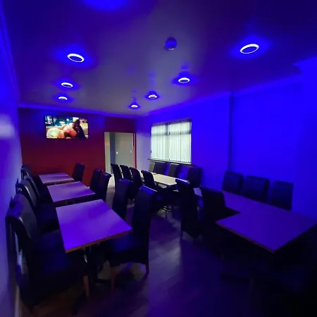 Glorious Catering & Restaurant Bnb-2