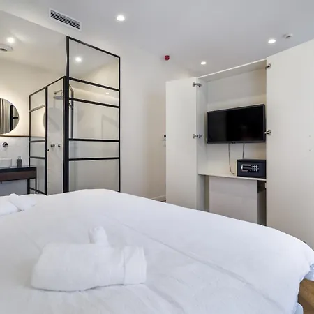 Budapest Eye- Boutique Suites, By Bqa-3