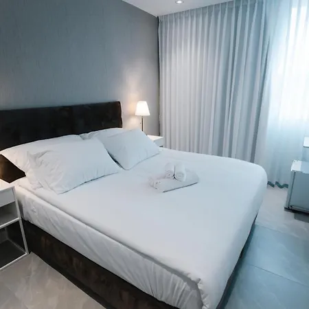 Unique Hotel Ashdod-2
