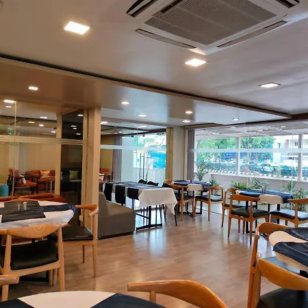 Kanak Beacon Hotel - Ashram Road Ahmedabad-2
