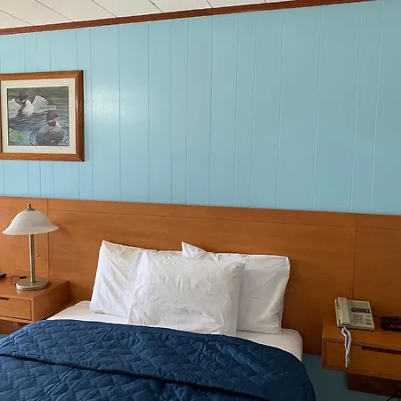 Town & Country Motel-2