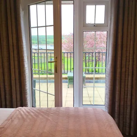 Westlea Guest House-3