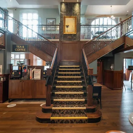 The Kings Head Inn Wetherspoon-3