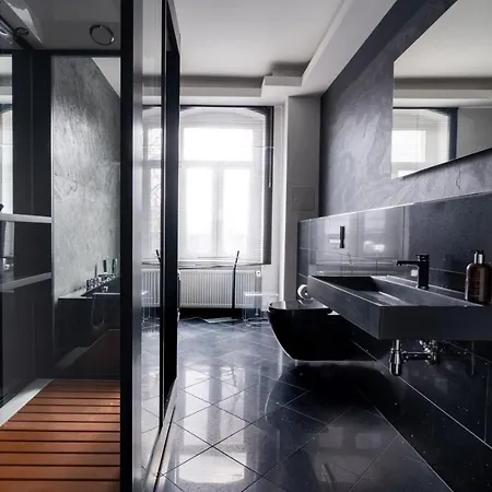 Little Suite-2