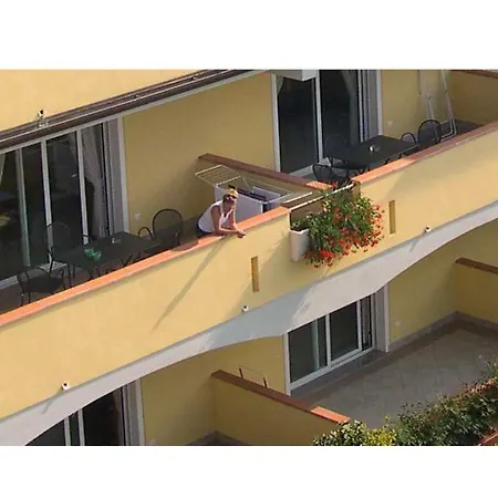 Residence Miralago Rooms & Apartments-3