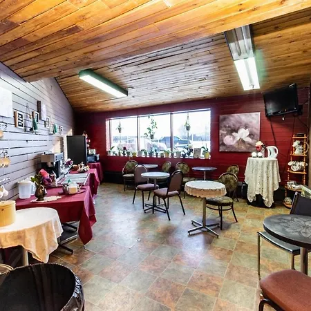 Vegreville Garden Inn-3
