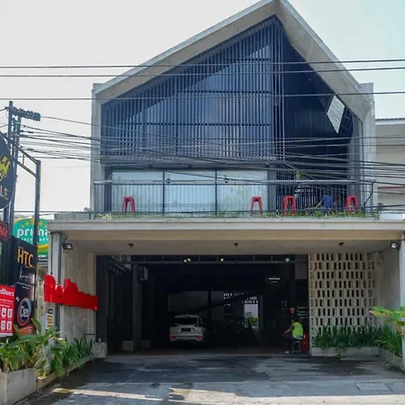 Reddoorz Plus Near Kawasan Sam Poo Kong Semarang-3