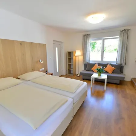 Hotel Garni Pension Gambrinus-2