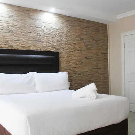 Bayside Hotel & Self Catering 110 West Street-2